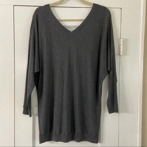 Vince Cashmere Blend V-Neck Sweater - Picture 1 of 9